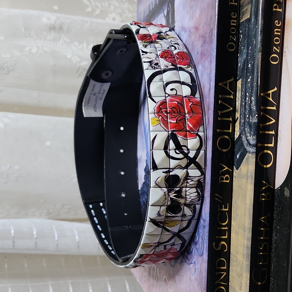 Vintage Y2K Punk Skull, Roses & Tribal Studded Black Leather Belt SzM